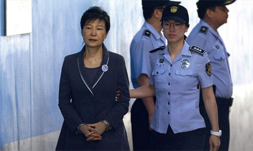 Park Geun-hye Dictan ocho años más de cárcel para la expresidenta surcoreana
